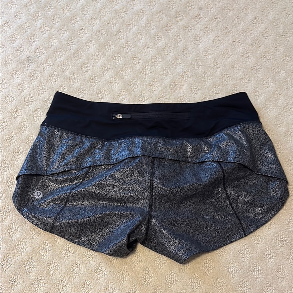 Lululemon speed up size 4, 2.5 inseam